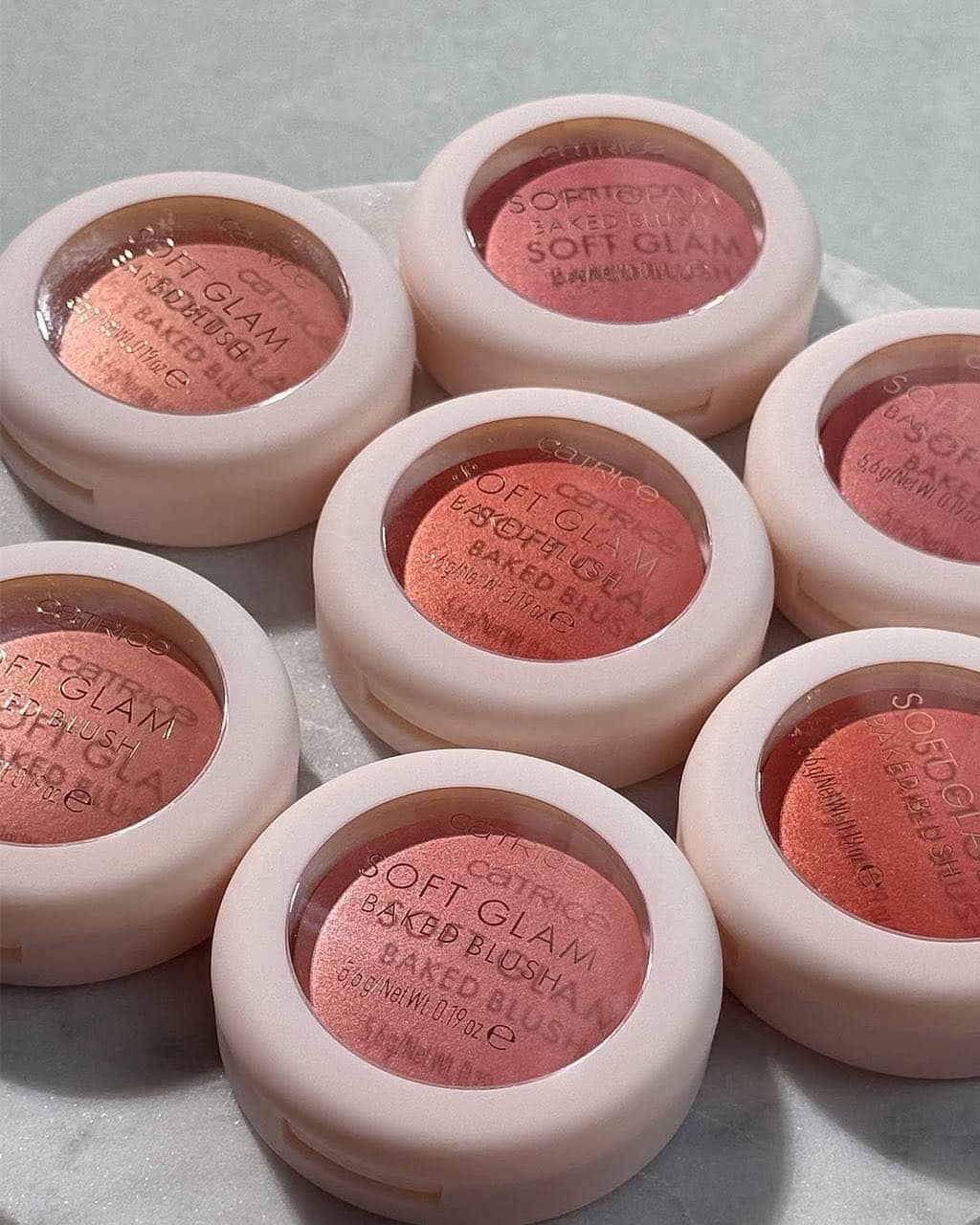 Румяна запеченные Soft Glam Baked Blush, 020 Peachy Breeze 7