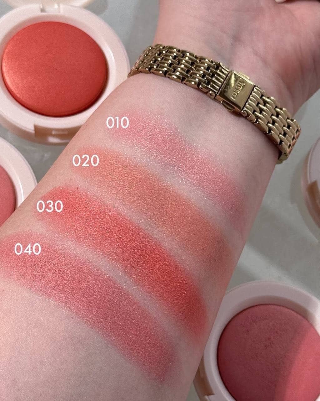 Румяна запеченные Soft Glam Baked Blush, 010 On Cloud Pink 7